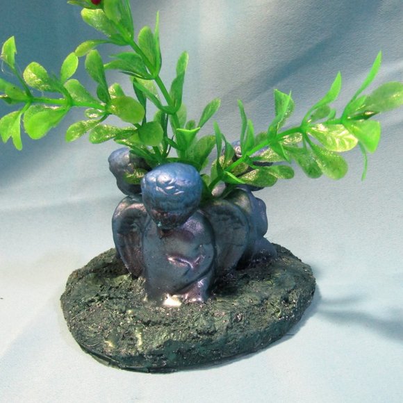 Aquarium Decoration - Blue Cherub Angels with Flowering Plant - Picture 5 of 8
